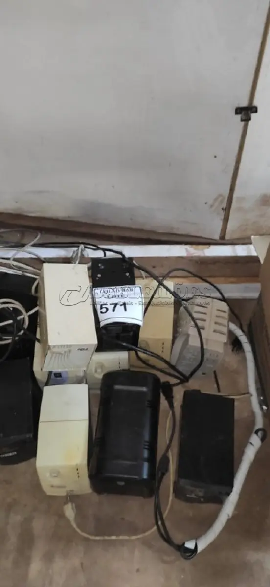 LOTE 571 - 01 LOTE COM SUCATA ESTABILIZADORES. (NO ESTADO) ATENÇÃO! FAZER A VISITAÇÃO ANTES DE ARREMATAR, NÃO SABEMOS SE FUNCIONA, LEILÃO NÃO TEM GARANTIA E NEM DEVOLUÇÃO, SUJEITO A POSSÍVEIS AVARIAS VISÍVEIS/OCULTAS E/OU AUSÊNCIA DE COMPONENTES.