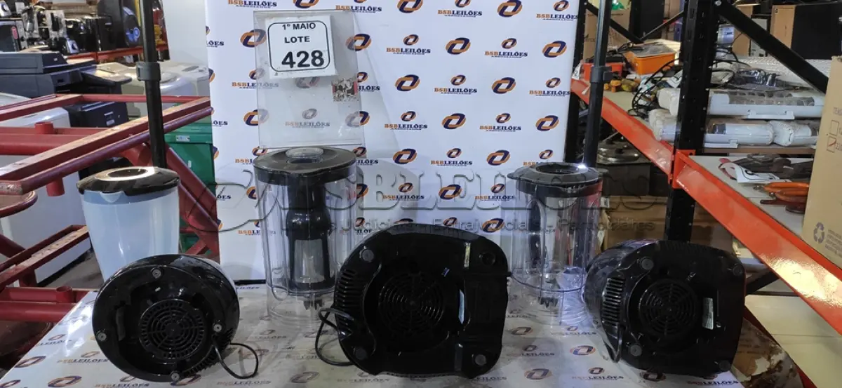 LOTE 428 - 03 LIQUIDIFICADORES 220V MARCA MONDIAL. (NO ESTADO) ATENÇÃO! FAZER A VISITAÇÃO ANTES DE ARREMATAR, NÃO SABEMOS SE FUNCIONA, LEILÃO NÃO TEM GARANTIA E NEM DEVOLUÇÃO, SUJEITO A POSSÍVEIS AVARIAS VISÍVEIS/OCULTAS E/OU AUSÊNCIA DE COMPONENTES.