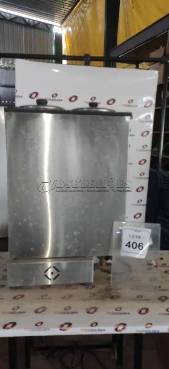 LOTE 406 - 01 CAFETEIRA INDUSTRIAL EM INOX. (NO ESTADO) ATENÇÃO! FAZER A VISITAÇÃO ANTES DE ARREMATAR, NÃO SABEMOS SE FUNCIONA, LEILÃO NÃO TEM GARANTIA E NEM DEVOLUÇÃO, SUJEITO A POSSÍVEIS AVARIAS VISÍVEIS/OCULTAS E/OU AUSÊNCIA DE COMPONENTES.