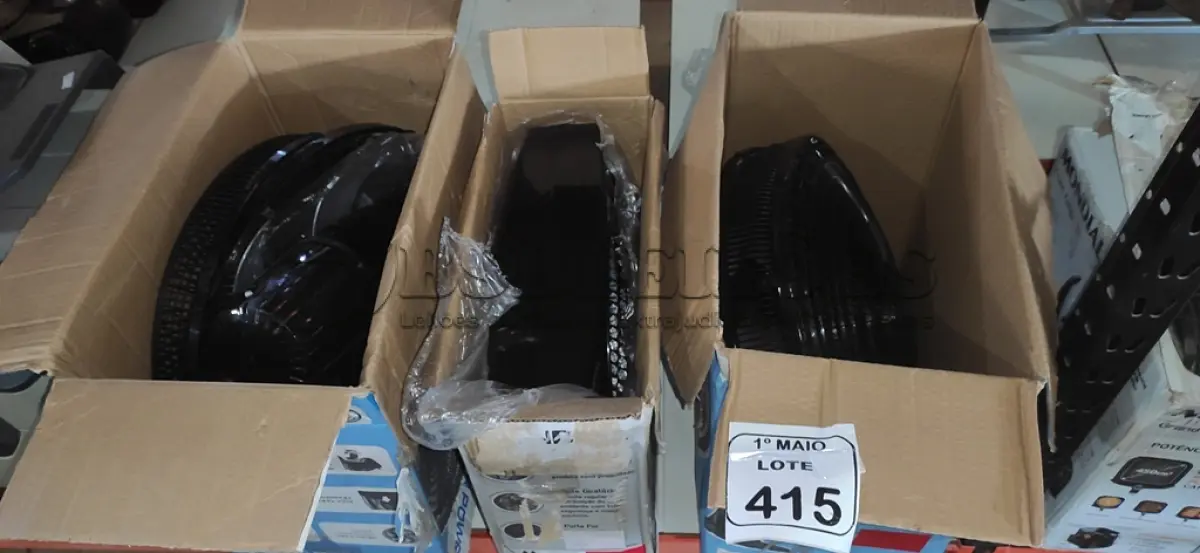 LOTE 415 - 03 VENTILADORES 220V MARCA MONDIAL DESMONTADOS. (NO ESTADO) ATENÇÃO! FAZER A VISITAÇÃO ANTES DE ARREMATAR, NÃO SABEMOS SE FUNCIONA, LEILÃO NÃO TEM GARANTIA E NEM DEVOLUÇÃO, SUJEITO A POSSÍVEIS AVARIAS VISÍVEIS/OCULTAS E/OU AUSÊNCIA DE COMPONENTES.