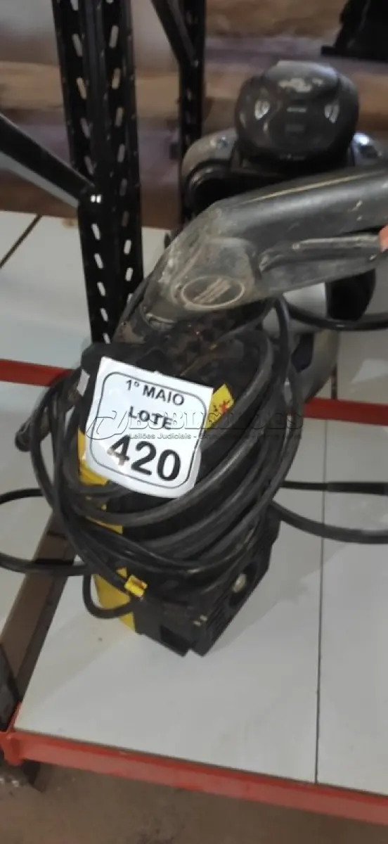 LOTE 420 - 01 LAVADORA DE ALTA PRESSÃO 220V MARCA TEKNA. (NO ESTADO) ATENÇÃO! FAZER A VISITAÇÃO ANTES DE ARREMATAR, NÃO SABEMOS SE FUNCIONA, LEILÃO NÃO TEM GARANTIA E NEM DEVOLUÇÃO, SUJEITO A POSSÍVEIS AVARIAS VISÍVEIS/OCULTAS E/OU AUSÊNCIA DE COMPONENTES.