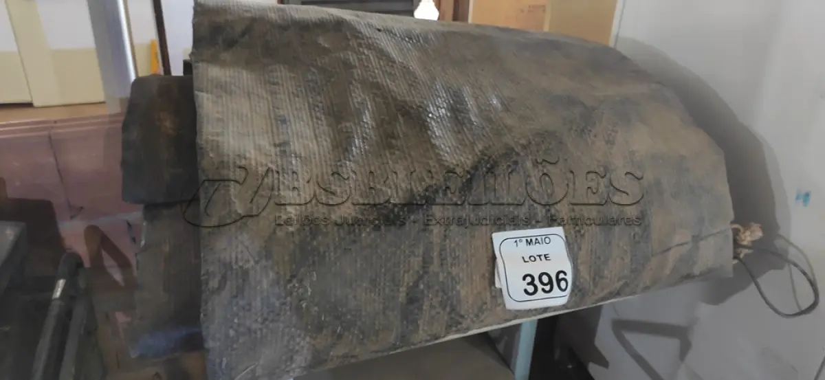 LOTE 396 - 01 LONA PARA CAMINHÃO. (NO ESTADO) ATENÇÃO! FAZER A VISITAÇÃO ANTES DE ARREMATAR, NÃO SABEMOS SE FUNCIONA, LEILÃO NÃO TEM GARANTIA E NEM DEVOLUÇÃO, SUJEITO A POSSÍVEIS AVARIAS VISÍVEIS/OCULTAS E/OU AUSÊNCIA DE COMPONENTES.