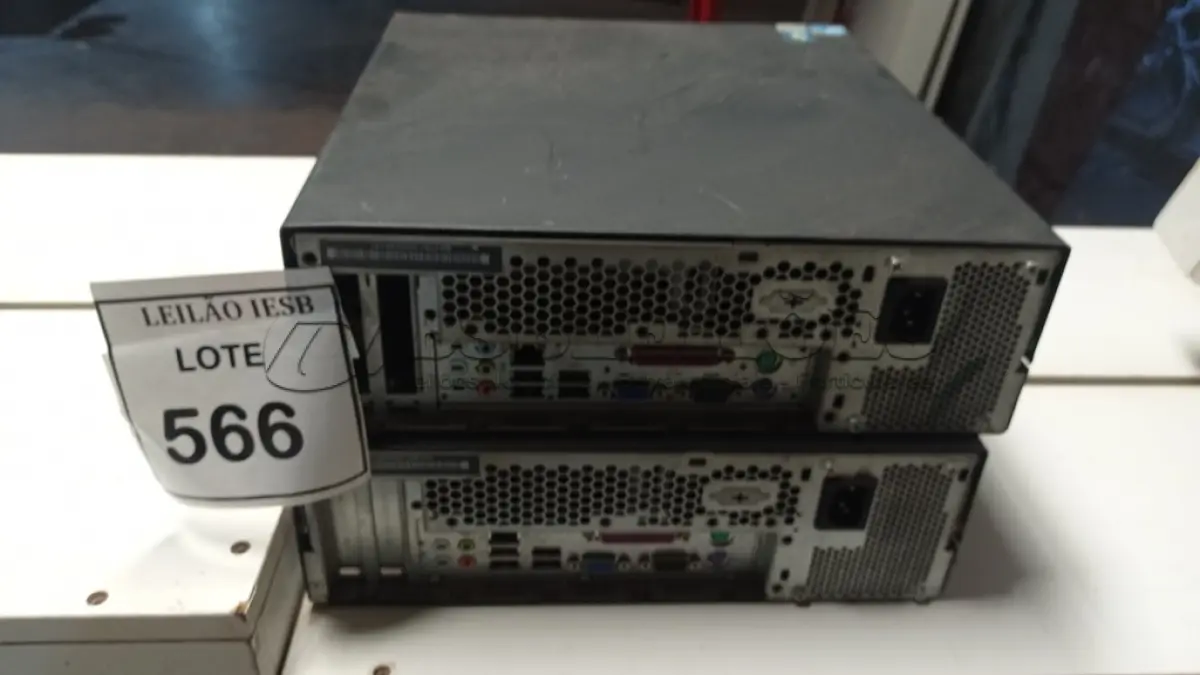 LOTE 566 - 02 CPUS LENOVO. (NO ESTADO) ATENÇÃO! FAZER A VISITAÇÃO ANTES DE ARREMATAR, NÃO SABEMOS SE FUNCIONA, LEILÃO NÃO TEM GARANTIA E NEM DEVOLUÇÃO, SUJEITO A POSSÍVEIS AVARIAS VISÍVEIS/OCULTAS E/OU AUSÊNCIA DE COMPONENTES.