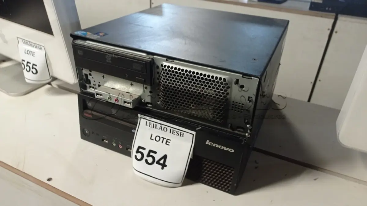 LOTE 554 - 02 CPUS LENOVO. (NO ESTADO) ATENÇÃO! FAZER A VISITAÇÃO ANTES DE ARREMATAR, NÃO SABEMOS SE FUNCIONA, LEILÃO NÃO TEM GARANTIA E NEM DEVOLUÇÃO, SUJEITO A POSSÍVEIS AVARIAS VISÍVEIS/OCULTAS E/OU AUSÊNCIA DE COMPONENTES.