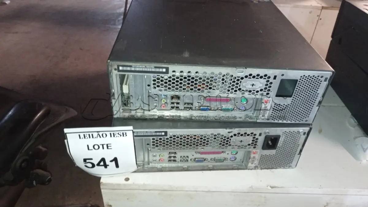 LOTE 541 - 02 CPUS LENOVO. (NO ESTADO) ATENÇÃO! FAZER A VISITAÇÃO ANTES DE ARREMATAR, NÃO SABEMOS SE FUNCIONA, LEILÃO NÃO TEM GARANTIA E NEM DEVOLUÇÃO, SUJEITO A POSSÍVEIS AVARIAS VISÍVEIS/OCULTAS E/OU AUSÊNCIA DE COMPONENTES.