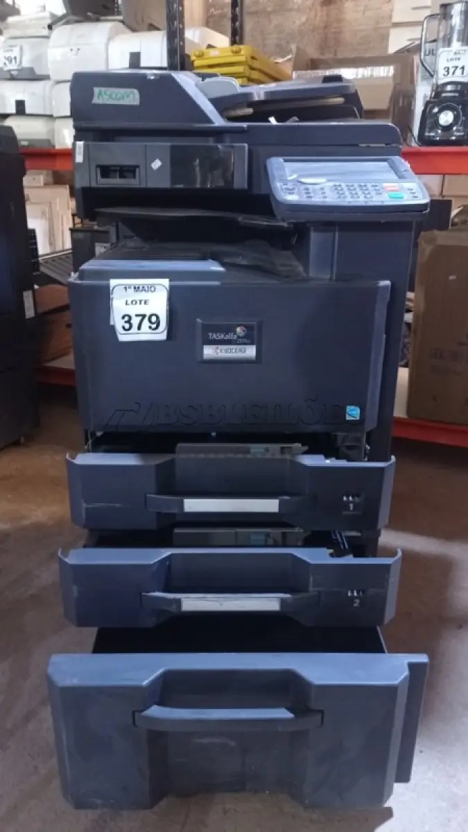 LOTE 379 - 01 COPIADORA TASKALFA 2551CI 110V MARCA KYOCERA. (NO ESTADO) ATENÇÃO! FAZER A VISITAÇÃO ANTES DE ARREMATAR, NÃO SABEMOS SE FUNCIONA, LEILÃO NÃO TEM GARANTIA E NEM DEVOLUÇÃO, SUJEITO A POSSÍVEIS AVARIAS VISÍVEIS/OCULTAS E/OU AUSÊNCIA DE COMPONENTES.