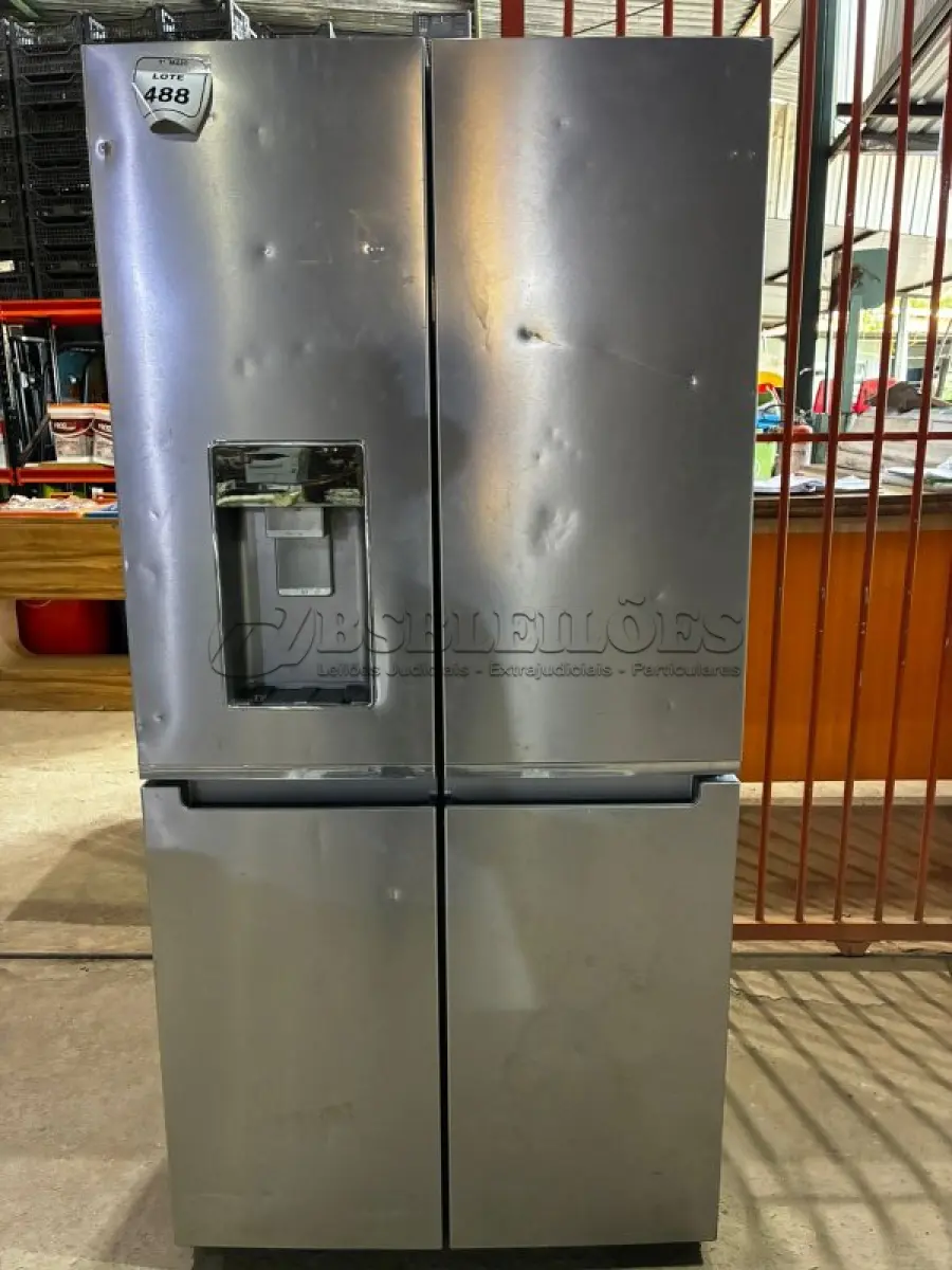 LOTE 488 - 01 GELADEIRA DUPLA 127V MARCA BRASEMP. (NO ESTADO) ATENÇÃO! FAZER A VISITAÇÃO ANTES DE ARREMATAR, NÃO SABEMOS SE FUNCIONA, LEILÃO NÃO TEM GARANTIA E NEM DEVOLUÇÃO, SUJEITO A POSSÍVEIS AVARIAS VISÍVEIS/OCULTAS E/OU AUSÊNCIA DE COMPONENTES.