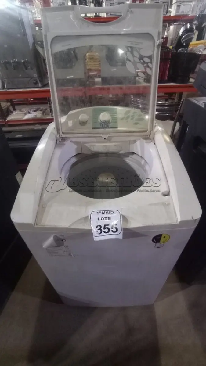 LOTE 355 - 01 MÁQUINA DE LAVAR 10KG 220V MARCA GE. (NO ESTADO) ATENÇÃO! FAZER A VISITAÇÃO ANTES DE ARREMATAR, NÃO SABEMOS SE FUNCIONA, LEILÃO NÃO TEM GARANTIA E NEM DEVOLUÇÃO, SUJEITO A POSSÍVEIS AVARIAS VISÍVEIS/OCULTAS E/OU AUSÊNCIA DE COMPONENTES.