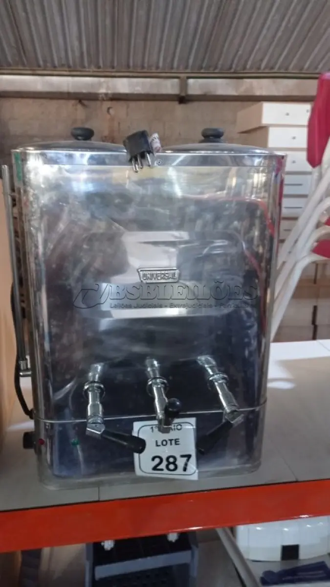 LOTE 287 - 01 CAFETEIRA INDUSTRIAL EM INOX. (NO ESTADO) ATENÇÃO! FAZER A VISITAÇÃO ANTES DE ARREMATAR, NÃO SABEMOS SE FUNCIONA, LEILÃO NÃO TEM GARANTIA E NEM DEVOLUÇÃO, SUJEITO A POSSÍVEIS AVARIAS VISÍVEIS/OCULTAS E/OU AUSÊNCIA DE COMPONENTES.