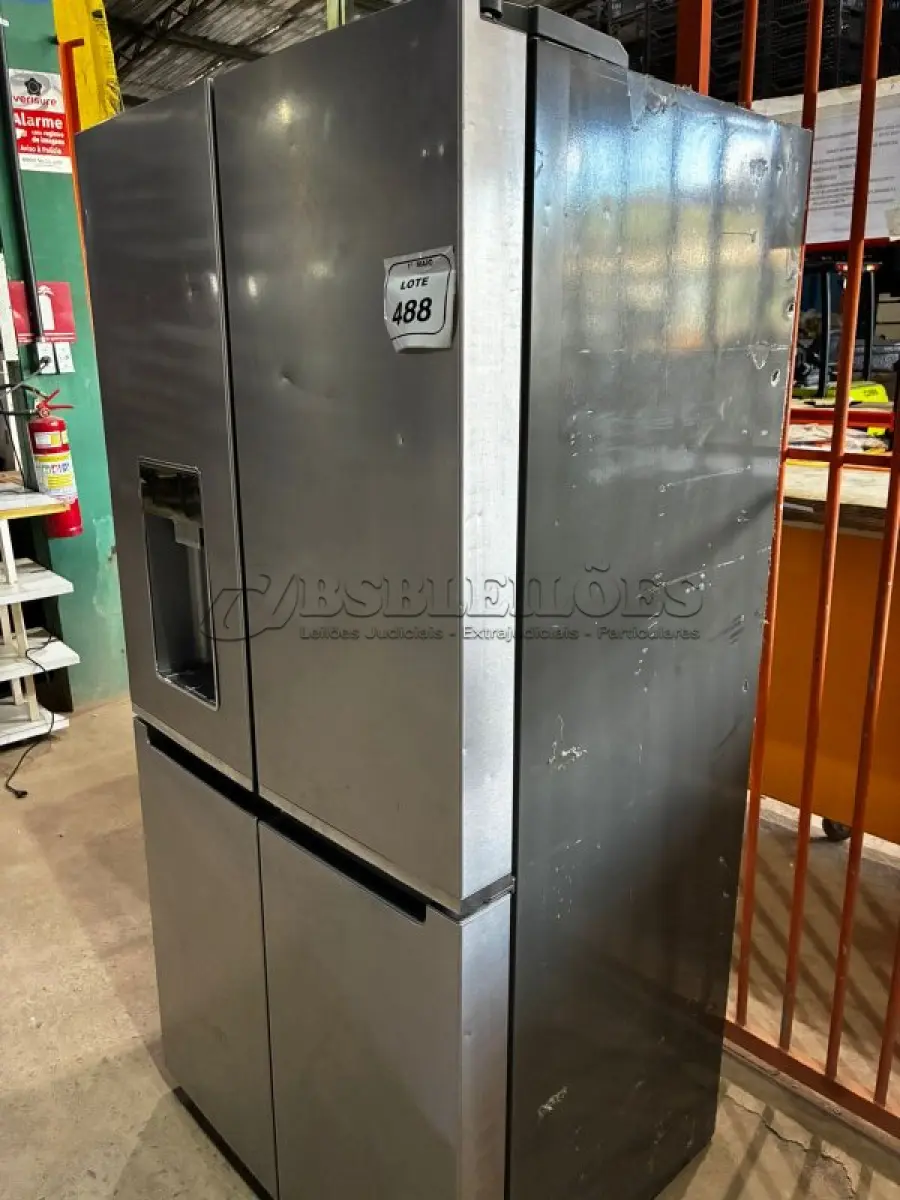 LOTE 488 - 01 GELADEIRA DUPLA 127V MARCA BRASEMP. (NO ESTADO) ATENÇÃO! FAZER A VISITAÇÃO ANTES DE ARREMATAR, NÃO SABEMOS SE FUNCIONA, LEILÃO NÃO TEM GARANTIA E NEM DEVOLUÇÃO, SUJEITO A POSSÍVEIS AVARIAS VISÍVEIS/OCULTAS E/OU AUSÊNCIA DE COMPONENTES.