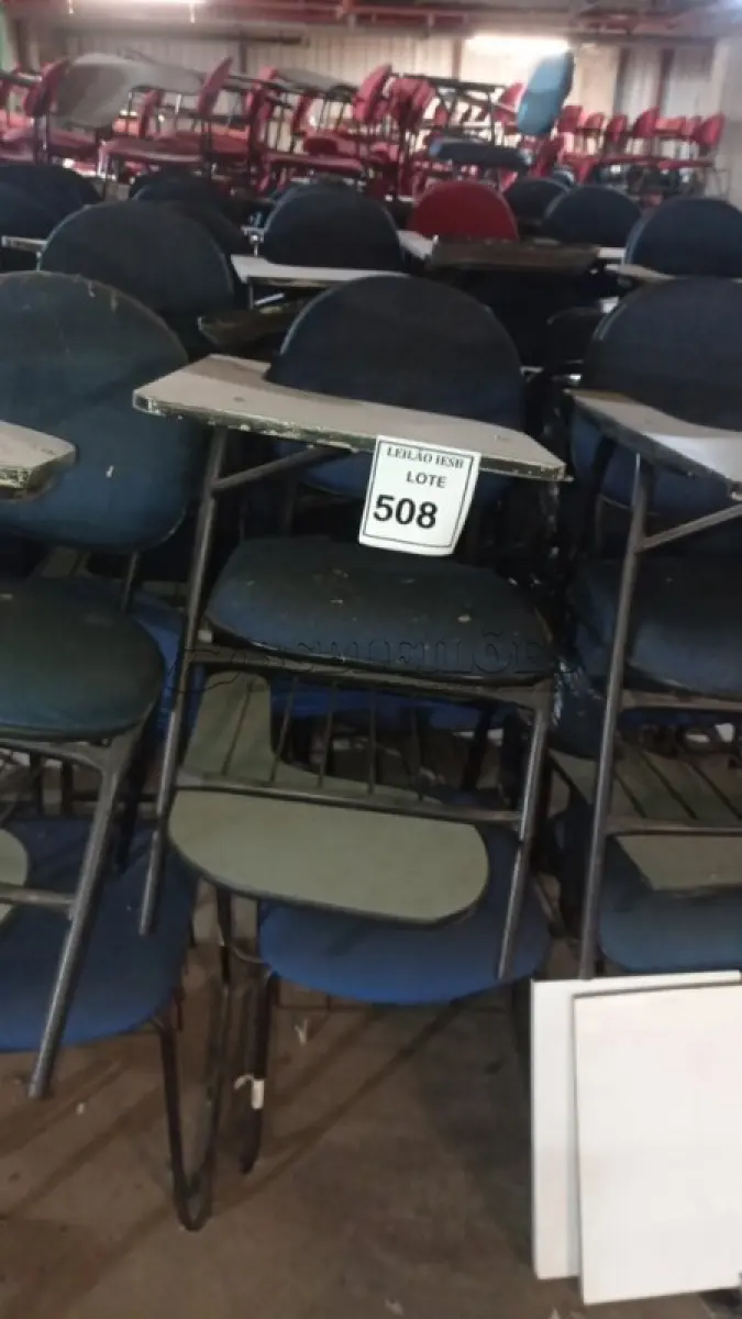 LOTE 508 - 10 CADEIRAS UNIVERSITÁRIAS. (NO ESTADO) ATENÇÃO! FAZER A VISITAÇÃO ANTES DE ARREMATAR, NÃO SABEMOS SE FUNCIONA, LEILÃO NÃO TEM GARANTIA E NEM DEVOLUÇÃO, SUJEITO A POSSÍVEIS AVARIAS VISÍVEIS/OCULTAS E/OU AUSÊNCIA DE COMPONENTES.