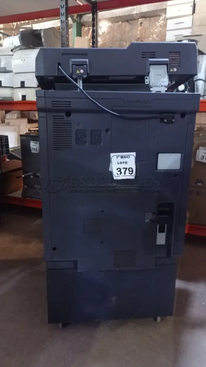 LOTE 379 - 01 COPIADORA TASKALFA 2551CI 110V MARCA KYOCERA. (NO ESTADO) ATENÇÃO! FAZER A VISITAÇÃO ANTES DE ARREMATAR, NÃO SABEMOS SE FUNCIONA, LEILÃO NÃO TEM GARANTIA E NEM DEVOLUÇÃO, SUJEITO A POSSÍVEIS AVARIAS VISÍVEIS/OCULTAS E/OU AUSÊNCIA DE COMPONENTES.