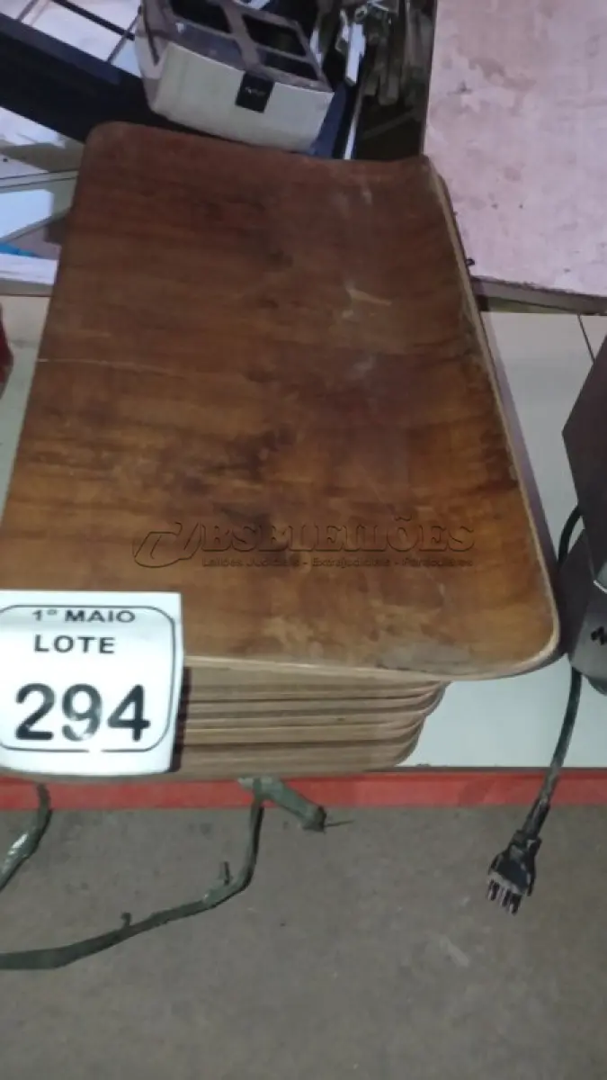 LOTE 294 - 20 PLACAS DE MADEIRA. (NO ESTADO) ATENÇÃO! FAZER A VISITAÇÃO ANTES DE ARREMATAR, NÃO SABEMOS SE FUNCIONA, LEILÃO NÃO TEM GARANTIA E NEM DEVOLUÇÃO, SUJEITO A POSSÍVEIS AVARIAS VISÍVEIS/OCULTAS E/OU AUSÊNCIA DE COMPONENTES.