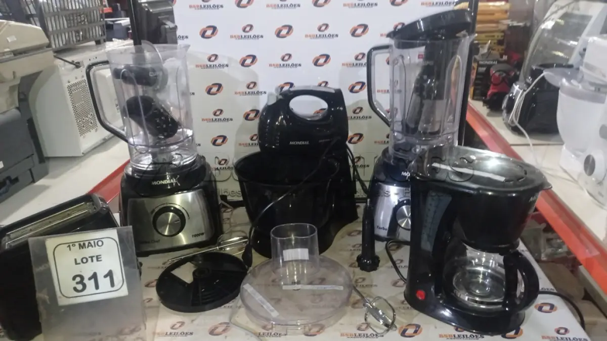 LOTE 311 - 01 CAFETEIRA, 01 BATEDEIRA, 01 TORRADEIRA E 02 LIQUIDIFICADORES 220V MARCA MONDIAL. (NO ESTADO) ATENÇÃO! FAZER A VISITAÇÃO ANTES DE ARREMATAR, NÃO SABEMOS SE FUNCIONA, LEILÃO NÃO TEM GARANTIA E NEM DEVOLUÇÃO, SUJEITO A POSSÍVEIS AVARIAS VISÍVEIS/OCULTAS E/OU AUSÊNCIA DE COMPONENTES.