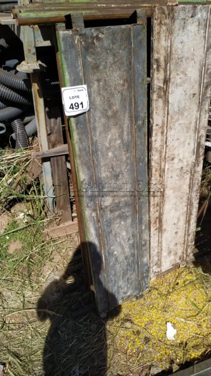 LOTE 491 - 10 PEÇAS DE ANDAIME COM 02 PLATAFORMAS.(NO ESTADO) ATENÇÃO! FAZER A VISITAÇÃO ANTES DE ARREMATAR, NÃO SABEMOS SE FUNCIONA, LEILÃO NÃO TEM GARANTIA E NEM DEVOLUÇÃO, SUJEITO A POSSÍVEIS AVARIAS VISÍVEIS/OCULTAS E/OU AUSÊNCIA DE COMPONENTES.
