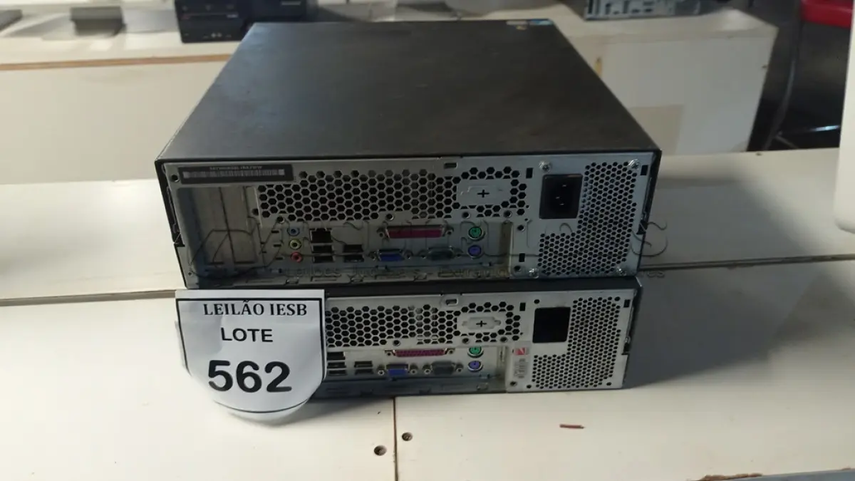 LOTE 562 - 02 CPUS LENOVO. (NO ESTADO) ATENÇÃO! FAZER A VISITAÇÃO ANTES DE ARREMATAR, NÃO SABEMOS SE FUNCIONA, LEILÃO NÃO TEM GARANTIA E NEM DEVOLUÇÃO, SUJEITO A POSSÍVEIS AVARIAS VISÍVEIS/OCULTAS E/OU AUSÊNCIA DE COMPONENTES.
