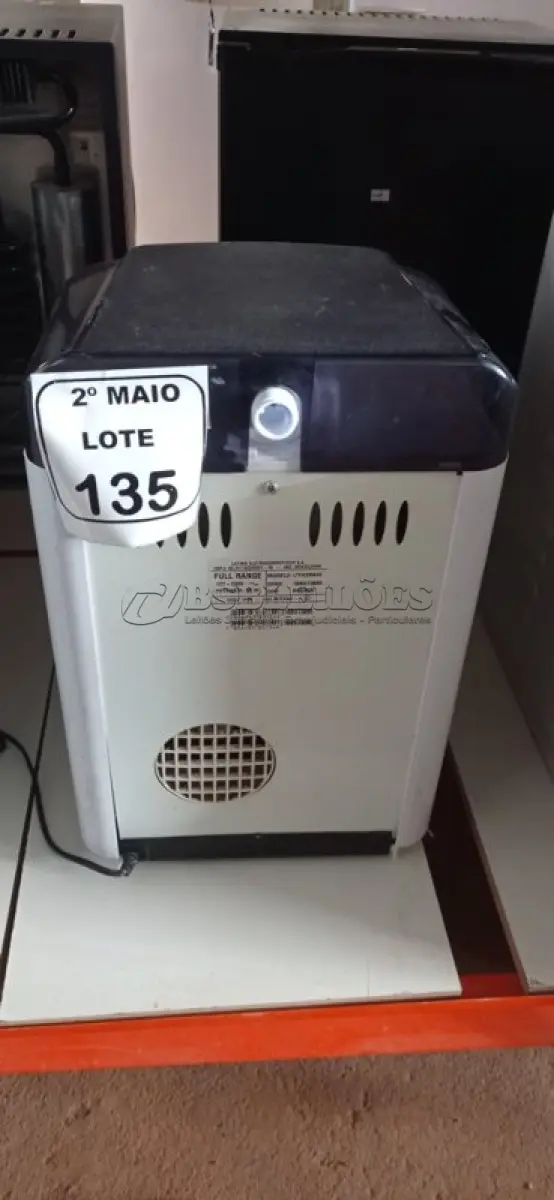 LOTE 135 - 01 PURIFICADOR DE ÁGUA MARCA LATINA. (NO ESTADO) ATENÇÃO! FAZER A VISITAÇÃO ANTES DE ARREMATAR, NÃO SABEMOS SE FUNCIONA, LEILÃO NÃO TEM GARANTIA E NEM DEVOLUÇÃO, SUJEITO A POSSÍVEIS AVARIAS VISÍVEIS/OCULTAS E/OU AUSÊNCIA DE COMPONENTES.