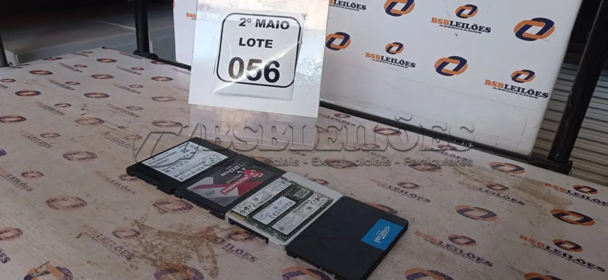 LOTE 056 - 07 SSDS DE MARCAS E MODELOS DIVERSOS. (NO ESTADO) ATENÇÃO! FAZER A VISITAÇÃO ANTES DE ARREMATAR, NÃO SABEMOS SE FUNCIONA, LEILÃO NÃO TEM GARANTIA E NEM DEVOLUÇÃO, SUJEITO A POSSÍVEIS AVARIAS VISÍVEIS/OCULTAS E/OU AUSÊNCIA DE COMPONENTES.