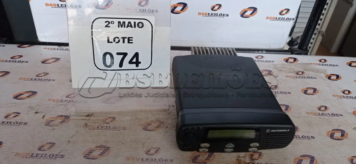 LOTE 074 - 01 RÁDIO MÓVEL PROFISSIONAL MODELO PRO5100 MARCA MOTOROLA. (NO ESTADO) ATENÇÃO! FAZER A VISITAÇÃO ANTES DE ARREMATAR, NÃO SABEMOS SE FUNCIONA, LEILÃO NÃO TEM GARANTIA E NEM DEVOLUÇÃO, SUJEITO A POSSÍVEIS AVARIAS VISÍVEIS/OCULTAS E/OU AUSÊNCIA DE COMPONENTES.