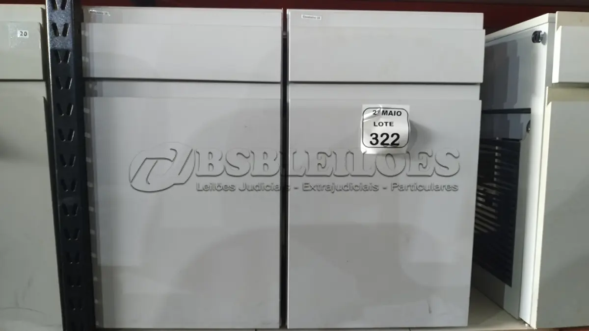 LOTE 322 - 02 ARMÁRIOS PARA CPU COM 01 PORTA E 01 GAVETA. (NO ESTADO) ATENÇÃO! FAZER A VISITAÇÃO ANTES DE ARREMATAR, NÃO SABEMOS SE FUNCIONA, LEILÃO NÃO TEM GARANTIA E NEM DEVOLUÇÃO, SUJEITO A POSSÍVEIS AVARIAS VISÍVEIS/OCULTAS E/OU AUSÊNCIA DE COMPONENTES.