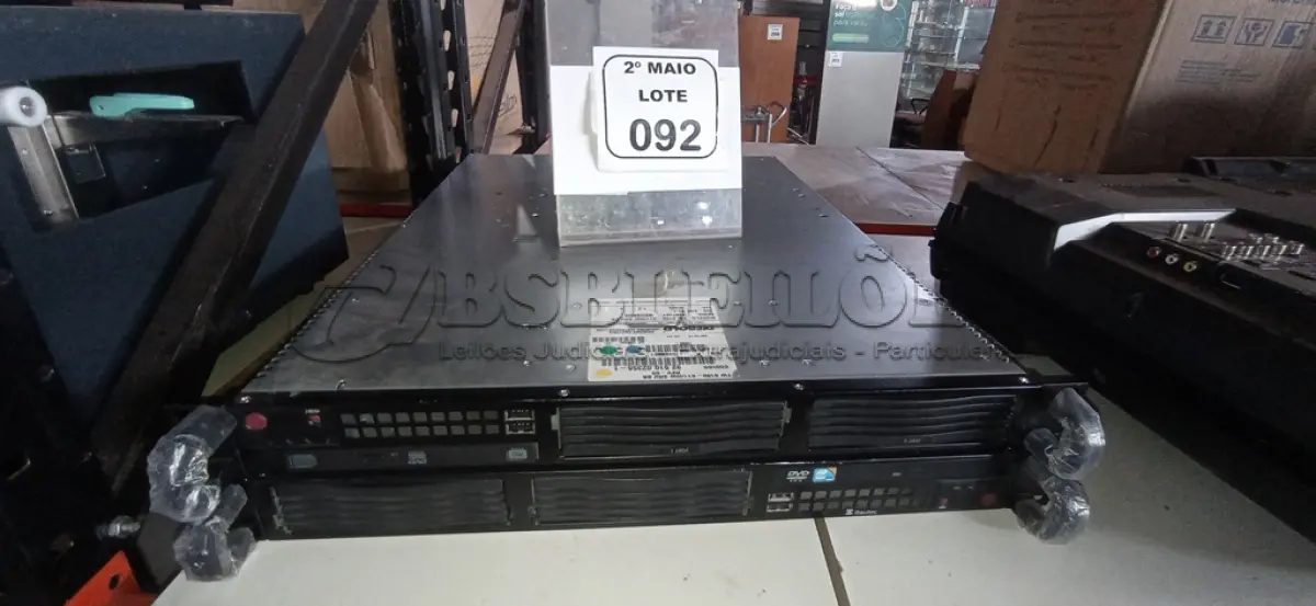 LOTE 092 - 02 SERVIDORES DE REDE PARA RACK. (NO ESTADO) ATENÇÃO! FAZER A VISITAÇÃO ANTES DE ARREMATAR, NÃO SABEMOS SE FUNCIONA, LEILÃO NÃO TEM GARANTIA E NEM DEVOLUÇÃO, SUJEITO A POSSÍVEIS AVARIAS VISÍVEIS/OCULTAS E/OU AUSÊNCIA DE COMPONENTES.