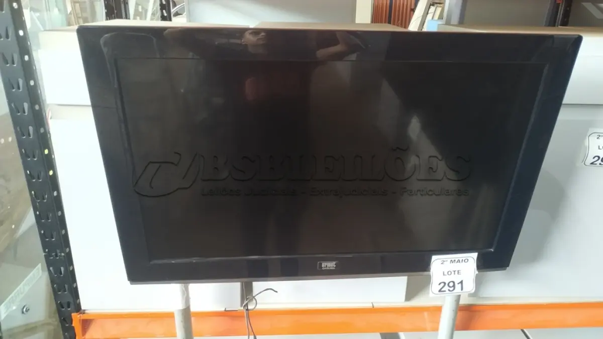 LOTE 291 - 01TV LCD 32’’ MARCA URMET DARUMA SEM CONTROLE. (NO ESTADO) ATENÇÃO! FAZER A VISITAÇÃO ANTES DE ARREMATAR, NÃO SABEMOS SE FUNCIONA, LEILÃO NÃO TEM GARANTIA E NEM DEVOLUÇÃO, SUJEITO A POSSÍVEIS AVARIAS VISÍVEIS/OCULTAS E/OU AUSÊNCIA DE COMPONENTES.