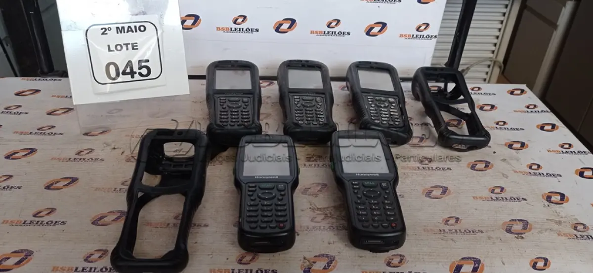 LOTE 045 - 05 COLETORAS DE DADOS PORTÁTIL MODELO DOLPHIN 6500 MARCA HONEYWELL. (NO ESTADO) ATENÇÃO! FAZER A VISITAÇÃO ANTES DE ARREMATAR, NÃO SABEMOS SE FUNCIONA, LEILÃO NÃO TEM GARANTIA E NEM DEVOLUÇÃO, SUJEITO A POSSÍVEIS AVARIAS VISÍVEIS/OCULTAS E/OU AUSÊNCIA DE COMPONENTES.