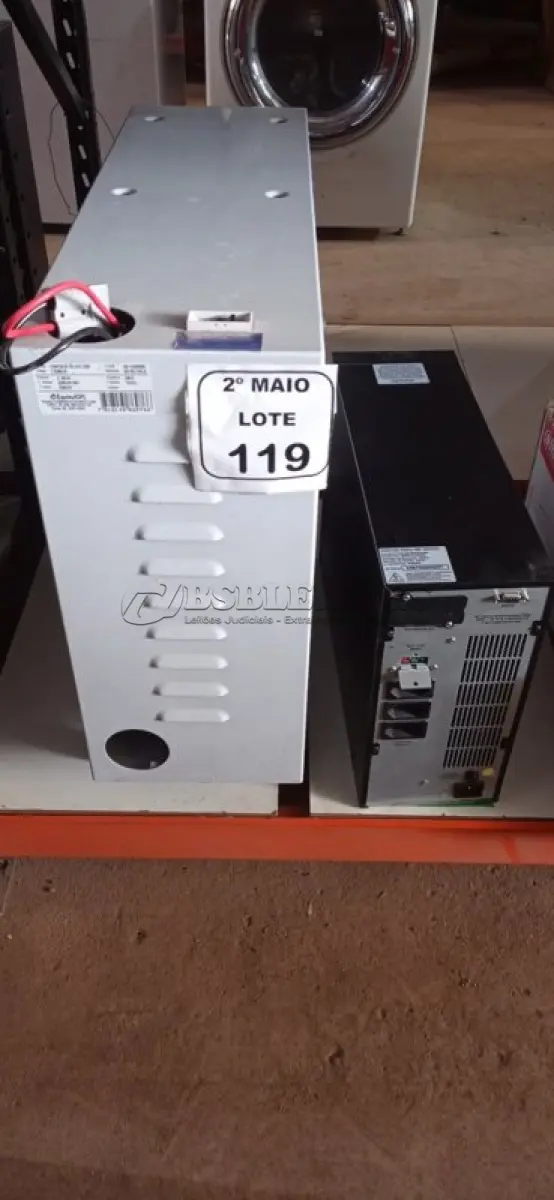 LOTE 119 - 01 BANCO DE BATERIA VAZIO E 01 NOBREAK 1684 VA MARCA SMS. (NO ESTADO) ATENÇÃO! FAZER A VISITAÇÃO ANTES DE ARREMATAR, NÃO SABEMOS SE FUNCIONA, LEILÃO NÃO TEM GARANTIA E NEM DEVOLUÇÃO, SUJEITO A POSSÍVEIS AVARIAS VISÍVEIS/OCULTAS E/OU AUSÊNCIA DE COMPONENTES.
