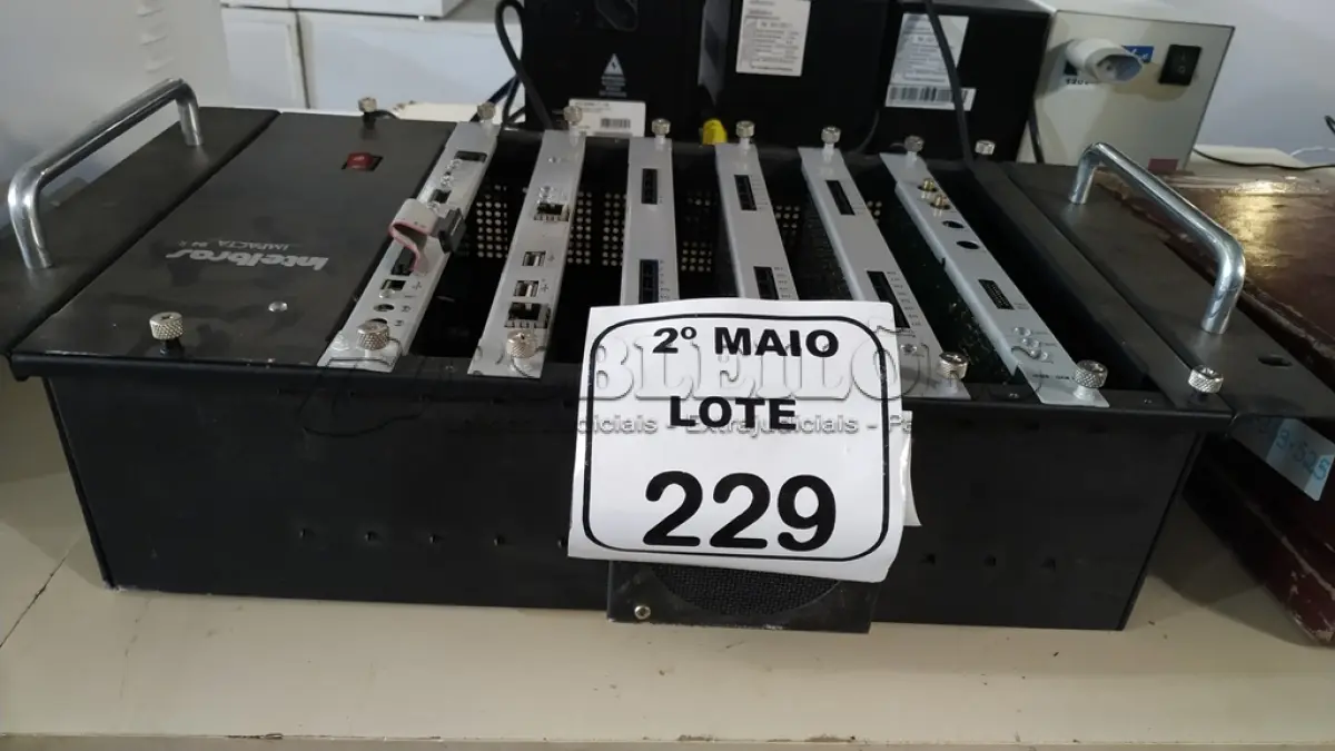 LOTE 229 - 01 CENTRAL PABX IMPACTA 94 R MARCA INTELBRAS. (NO ESTADO) ATENÇÃO! FAZER A VISITAÇÃO ANTES DE ARREMATAR, NÃO SABEMOS SE FUNCIONA, LEILÃO NÃO TEM GARANTIA E NEM DEVOLUÇÃO, SUJEITO A POSSÍVEIS AVARIAS VISÍVEIS/OCULTAS E/OU AUSÊNCIA DE COMPONENTES.