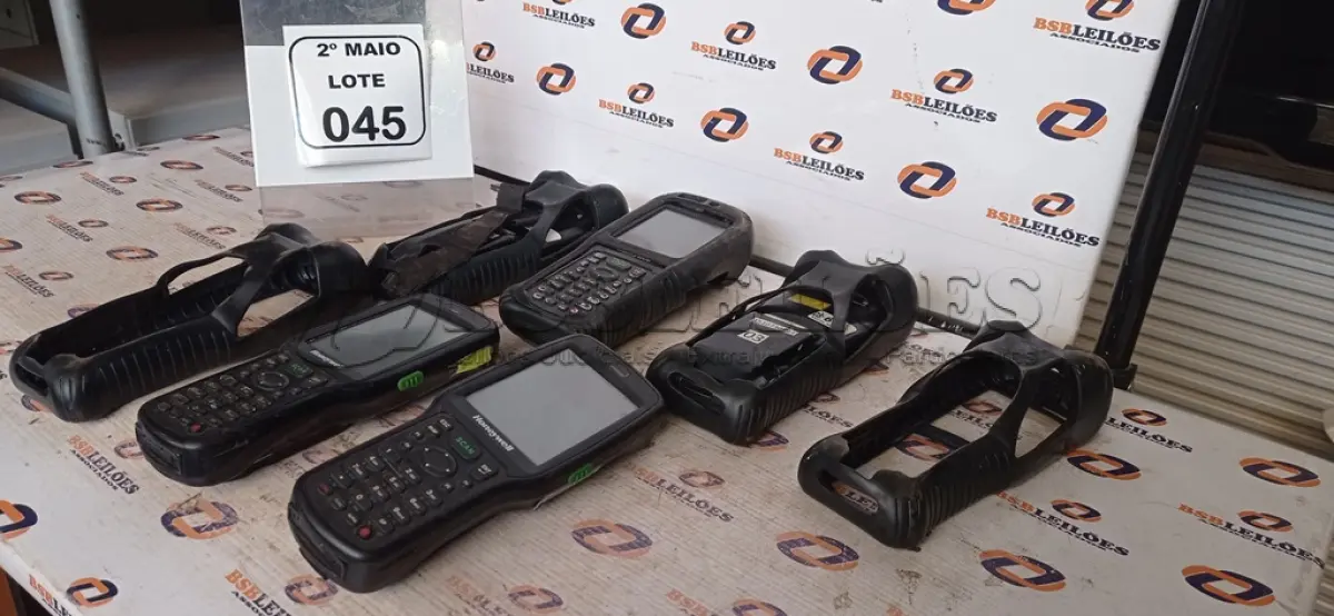 LOTE 045 - 05 COLETORAS DE DADOS PORTÁTIL MODELO DOLPHIN 6500 MARCA HONEYWELL. (NO ESTADO) ATENÇÃO! FAZER A VISITAÇÃO ANTES DE ARREMATAR, NÃO SABEMOS SE FUNCIONA, LEILÃO NÃO TEM GARANTIA E NEM DEVOLUÇÃO, SUJEITO A POSSÍVEIS AVARIAS VISÍVEIS/OCULTAS E/OU AUSÊNCIA DE COMPONENTES.