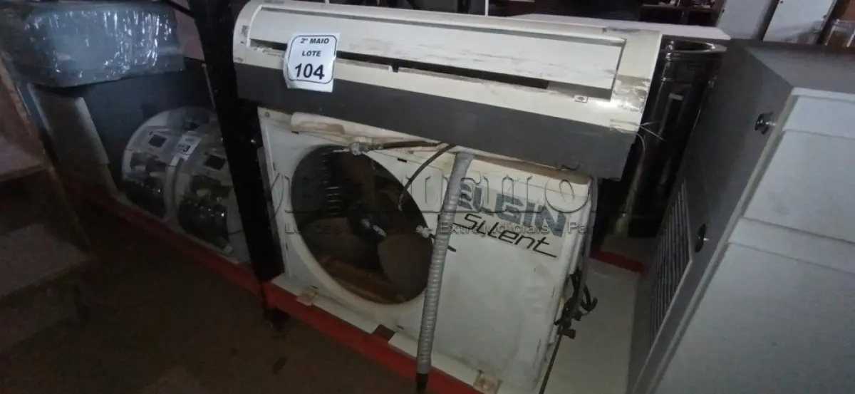 LOTE 104 - 01 EVAPORADORA DE 9000 BTU/H MARCA ELGIN E 01 CONDENSADORA DE 9000 BTU/H MARCA ELGIN. (NO ESTADO) ATENÇÃO! FAZER A VISITAÇÃO ANTES DE ARREMATAR, NÃO SABEMOS SE FUNCIONA, LEILÃO NÃO TEM GARANTIA E NEM DEVOLUÇÃO, SUJEITO A POSSÍVEIS AVARIAS VISÍVEIS/OCULTAS E/OU AUSÊNCIA DE COMPONENTES.