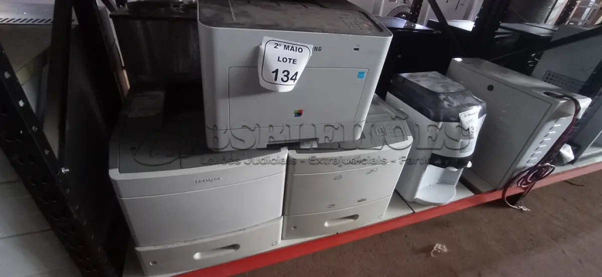 LOTE 134 - 03 IMPRESSORAS DE MARCAS E MODELOS DIVERSOS. (NO ESTADO) ATENÇÃO! FAZER A VISITAÇÃO ANTES DE ARREMATAR, NÃO SABEMOS SE FUNCIONA, LEILÃO NÃO TEM GARANTIA E NEM DEVOLUÇÃO, SUJEITO A POSSÍVEIS AVARIAS VISÍVEIS/OCULTAS E/OU AUSÊNCIA DE COMPONENTES.