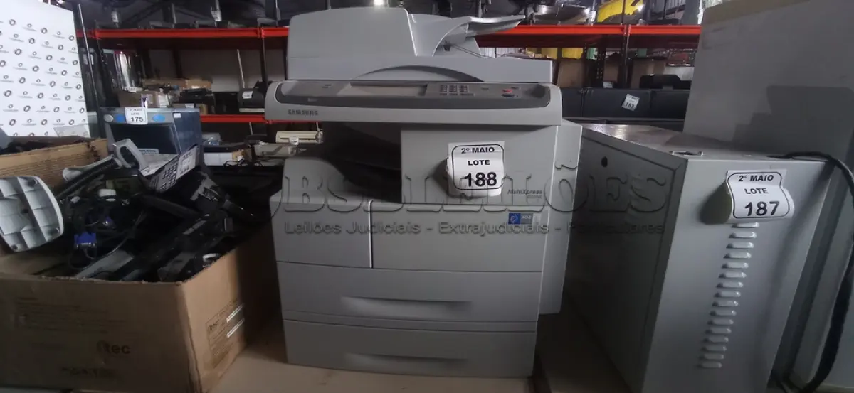 LOTE 188 - 01 IMPRESSORA MULTIFUNCIONAL MODELO MULTIXPRESS 6555NX MARCA SAMSUNG. (NO ESTADO) ATENÇÃO! FAZER A VISITAÇÃO ANTES DE ARREMATAR, NÃO SABEMOS SE FUNCIONA, LEILÃO NÃO TEM GARANTIA E NEM DEVOLUÇÃO, SUJEITO A POSSÍVEIS AVARIAS VISÍVEIS/OCULTAS E/OU AUSÊNCIA DE COMPONENTES.