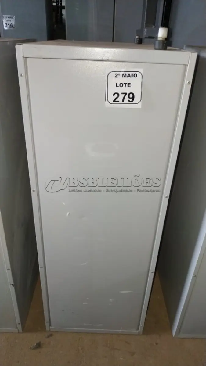 LOTE 279 - 01 ARQUIVO DE AÇO COM 04 GAVETAS. (NO ESTADO) ATENÇÃO! FAZER A VISITAÇÃO ANTES DE ARREMATAR, NÃO SABEMOS SE FUNCIONA, LEILÃO NÃO TEM GARANTIA E NEM DEVOLUÇÃO, SUJEITO A POSSÍVEIS AVARIAS VISÍVEIS/OCULTAS E/OU AUSÊNCIA DE COMPONENTES.