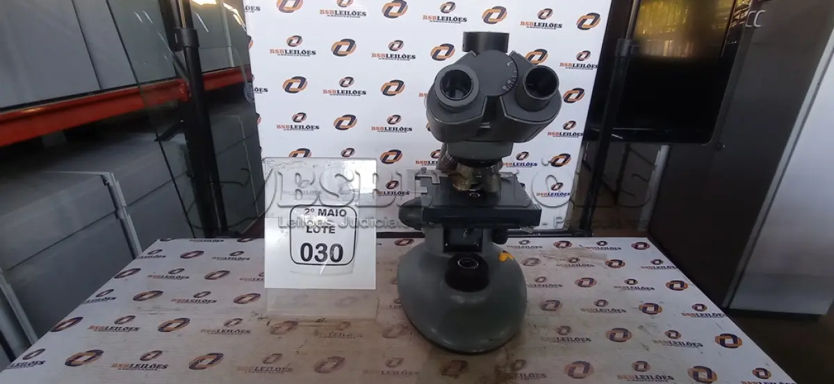 LOTE 030 - 01 MICROSCÓPIO MODELO BIO3 SSI-LED MARCA BEL. (NO ESTADO) ATENÇÃO! FAZER A VISITAÇÃO ANTES DE ARREMATAR, NÃO SABEMOS SE FUNCIONA, LEILÃO NÃO TEM GARANTIA E NEM DEVOLUÇÃO, SUJEITO A POSSÍVEIS AVARIAS VISÍVEIS/OCULTAS E/OU AUSÊNCIA DE COMPONENTES.