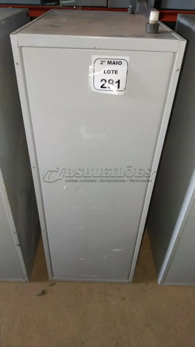 LOTE 281 - 01 ARQUIVO DE AÇO COM 04 GAVETAS. (NO ESTADO) ATENÇÃO! FAZER A VISITAÇÃO ANTES DE ARREMATAR, NÃO SABEMOS SE FUNCIONA, LEILÃO NÃO TEM GARANTIA E NEM DEVOLUÇÃO, SUJEITO A POSSÍVEIS AVARIAS VISÍVEIS/OCULTAS E/OU AUSÊNCIA DE COMPONENTES.