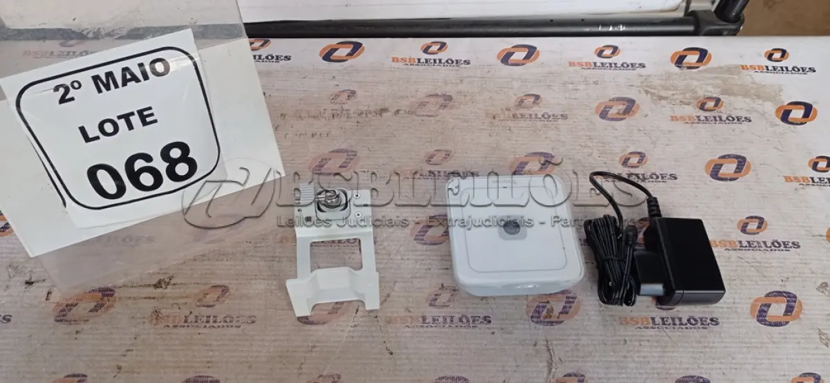 LOTE 068 - 01 CÂMERA NETWORK MARCA VIVOTEK. (NO ESTADO) ATENÇÃO! FAZER A VISITAÇÃO ANTES DE ARREMATAR, NÃO SABEMOS SE FUNCIONA, LEILÃO NÃO TEM GARANTIA E NEM DEVOLUÇÃO, SUJEITO A POSSÍVEIS AVARIAS VISÍVEIS/OCULTAS E/OU AUSÊNCIA DE COMPONENTES.