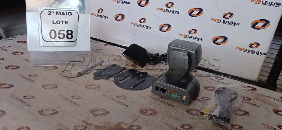 LOTE 058 - 01 CÂMERA NETWORK MARCA VIVOTEK. (NO ESTADO) ATENÇÃO! FAZER A VISITAÇÃO ANTES DE ARREMATAR, NÃO SABEMOS SE FUNCIONA, LEILÃO NÃO TEM GARANTIA E NEM DEVOLUÇÃO, SUJEITO A POSSÍVEIS AVARIAS VISÍVEIS/OCULTAS E/OU AUSÊNCIA DE COMPONENTES.