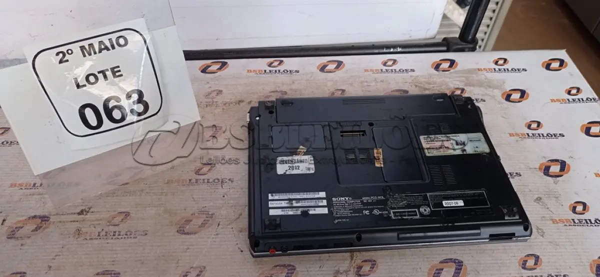 LOTE 063 - 01 NOTEBOOK SÉRIE VAIO MARCA SONY SEM CARREGADOR. (NO ESTADO) ATENÇÃO! FAZER A VISITAÇÃO ANTES DE ARREMATAR, NÃO SABEMOS SE FUNCIONA, LEILÃO NÃO TEM GARANTIA E NEM DEVOLUÇÃO, SUJEITO A POSSÍVEIS AVARIAS VISÍVEIS/OCULTAS E/OU AUSÊNCIA DE COMPONENTES.