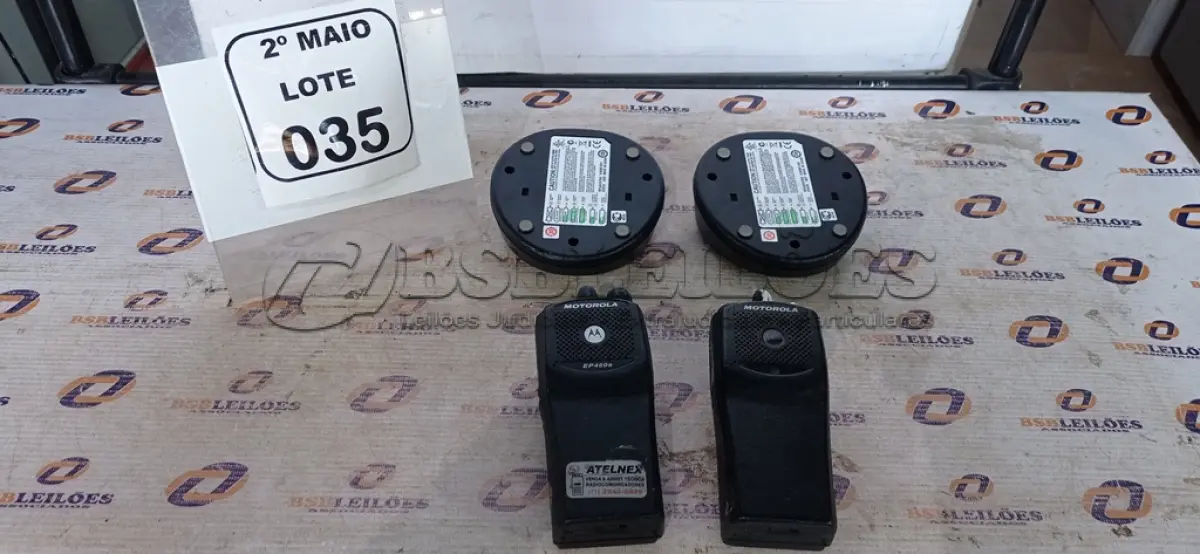 LOTE 035 - 02 RÁDIOS COMUNICADORES MODELO EP450S COM BASE DE CARREGADOR. (NO ESTADO) ATENÇÃO! FAZER A VISITAÇÃO ANTES DE ARREMATAR, NÃO SABEMOS SE FUNCIONA, LEILÃO NÃO TEM GARANTIA E NEM DEVOLUÇÃO, SUJEITO A POSSÍVEIS AVARIAS VISÍVEIS/OCULTAS E/OU AUSÊNCIA DE COMPONENTES.