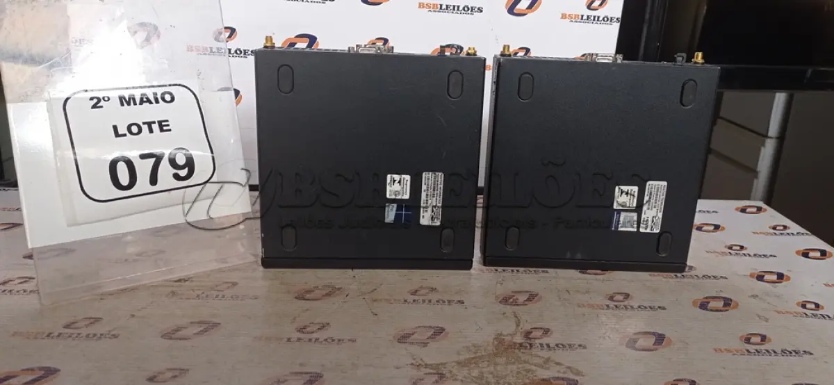 LOTE 079 - 02 MINIS PC SERIE ELITEDESK MARCA HP. (NO ESTADO) ATENÇÃO! FAZER A VISITAÇÃO ANTES DE ARREMATAR, NÃO SABEMOS SE FUNCIONA, LEILÃO NÃO TEM GARANTIA E NEM DEVOLUÇÃO, SUJEITO A POSSÍVEIS AVARIAS VISÍVEIS/OCULTAS E/OU AUSÊNCIA DE COMPONENTES.