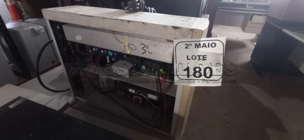 LOTE 180 - 02 NOBREAKS. (NO ESTADO) ATENÇÃO! FAZER A VISITAÇÃO ANTES DE ARREMATAR, NÃO SABEMOS SE FUNCIONA, LEILÃO NÃO TEM GARANTIA E NEM DEVOLUÇÃO, SUJEITO A POSSÍVEIS AVARIAS VISÍVEIS/OCULTAS E/OU AUSÊNCIA DE COMPONENTES.