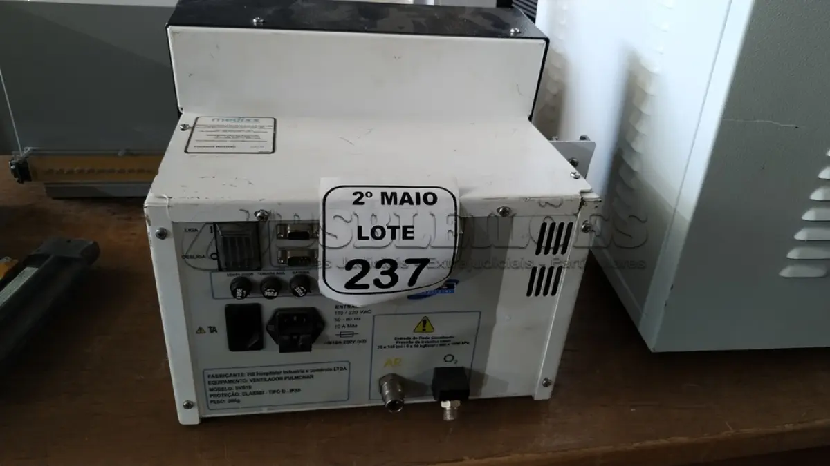LOTE 237 - 01 VENTILADOR PULMONAR AVENXX SVB19. (NO ESTADO) ATENÇÃO! FAZER A VISITAÇÃO ANTES DE ARREMATAR, NÃO SABEMOS SE FUNCIONA, LEILÃO NÃO TEM GARANTIA E NEM DEVOLUÇÃO, SUJEITO A POSSÍVEIS AVARIAS VISÍVEIS/OCULTAS E/OU AUSÊNCIA DE COMPONENTES.