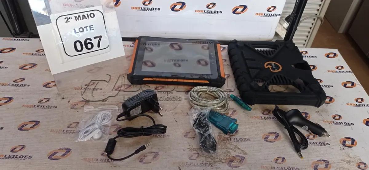 LOTE 067 - 01 TABLET MODELO QAV 801 8GB MARCA TABRA. (NO ESTADO) ATENÇÃO! FAZER A VISITAÇÃO ANTES DE ARREMATAR, NÃO SABEMOS SE FUNCIONA, LEILÃO NÃO TEM GARANTIA E NEM DEVOLUÇÃO, SUJEITO A POSSÍVEIS AVARIAS VISÍVEIS/OCULTAS E/OU AUSÊNCIA DE COMPONENTES.