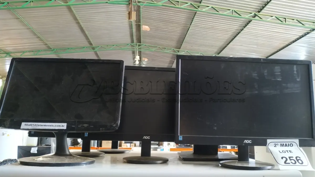 LOTE 256 - 07 MONITORES DE MARCAS E MODELOS DIVERSOS. (NO ESTADO) ATENÇÃO! FAZER A VISITAÇÃO ANTES DE ARREMATAR, NÃO SABEMOS SE FUNCIONA, LEILÃO NÃO TEM GARANTIA E NEM DEVOLUÇÃO, SUJEITO A POSSÍVEIS AVARIAS VISÍVEIS/OCULTAS E/OU AUSÊNCIA DE COMPONENTES.