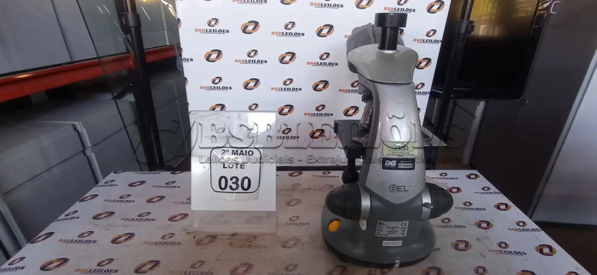 LOTE 030 - 01 MICROSCÓPIO MODELO BIO3 SSI-LED MARCA BEL. (NO ESTADO) ATENÇÃO! FAZER A VISITAÇÃO ANTES DE ARREMATAR, NÃO SABEMOS SE FUNCIONA, LEILÃO NÃO TEM GARANTIA E NEM DEVOLUÇÃO, SUJEITO A POSSÍVEIS AVARIAS VISÍVEIS/OCULTAS E/OU AUSÊNCIA DE COMPONENTES.