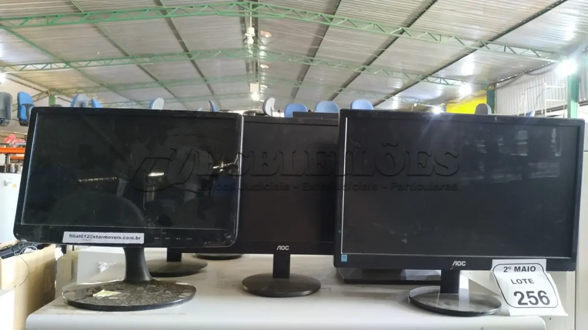 LOTE 256 - 07 MONITORES DE MARCAS E MODELOS DIVERSOS. (NO ESTADO) ATENÇÃO! FAZER A VISITAÇÃO ANTES DE ARREMATAR, NÃO SABEMOS SE FUNCIONA, LEILÃO NÃO TEM GARANTIA E NEM DEVOLUÇÃO, SUJEITO A POSSÍVEIS AVARIAS VISÍVEIS/OCULTAS E/OU AUSÊNCIA DE COMPONENTES.