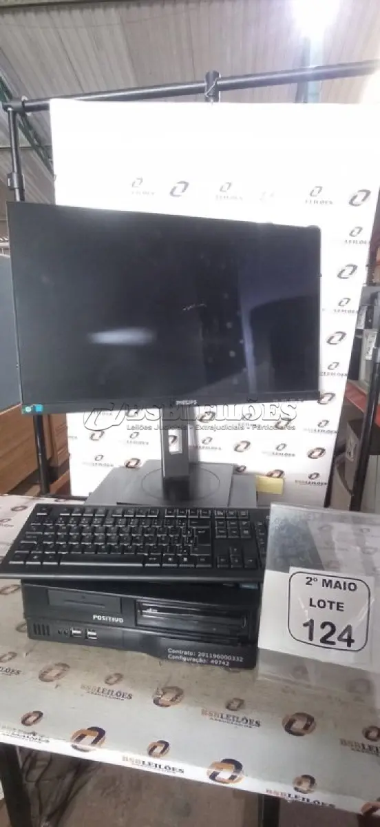 LOTE 124 - 01 CPU MARCA POSITIVO, 01 MONITOR MARCA POSITIVO 01 TECLADO DE PC MARCA DATEN. (NO ESTADO) ATENÇÃO! FAZER A VISITAÇÃO ANTES DE ARREMATAR, NÃO SABEMOS SE FUNCIONA, LEILÃO NÃO TEM GARANTIA E NEM DEVOLUÇÃO, SUJEITO A POSSÍVEIS AVARIAS VISÍVEIS/OCULTAS E/OU AUSÊNCIA DE COMPONENTES.