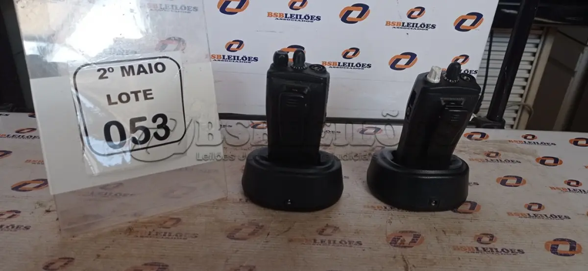 LOTE 053 - 02 RÁDIOS COMUNICADORES MODELO EP450S COM BASE DE CARREGADOR. (NO ESTADO) ATENÇÃO! FAZER A VISITAÇÃO ANTES DE ARREMATAR, NÃO SABEMOS SE FUNCIONA, LEILÃO NÃO TEM GARANTIA E NEM DEVOLUÇÃO, SUJEITO A POSSÍVEIS AVARIAS VISÍVEIS/OCULTAS E/OU AUSÊNCIA DE COMPONENTES.