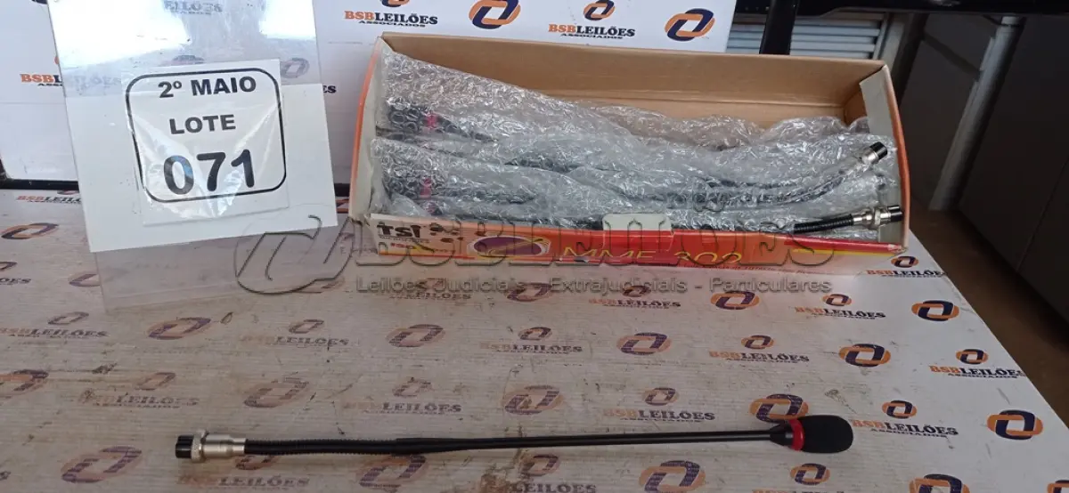LOTE 071 - 10 HASTES DE MICROFONE DE MESA SEM BASE MARCA TSI. (NO ESTADO) ATENÇÃO! FAZER A VISITAÇÃO ANTES DE ARREMATAR, NÃO SABEMOS SE FUNCIONA, LEILÃO NÃO TEM GARANTIA E NEM DEVOLUÇÃO, SUJEITO A POSSÍVEIS AVARIAS VISÍVEIS/OCULTAS E/OU AUSÊNCIA DE COMPONENTES.